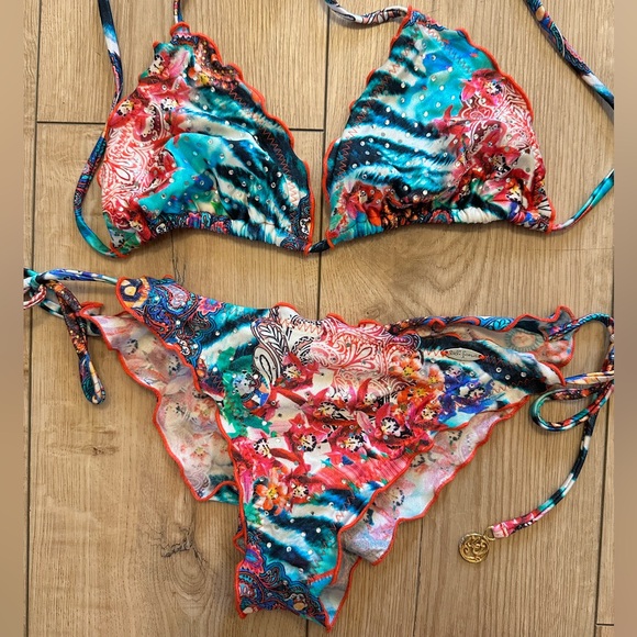 Luli Fama Bikini - Picture 2 of 8